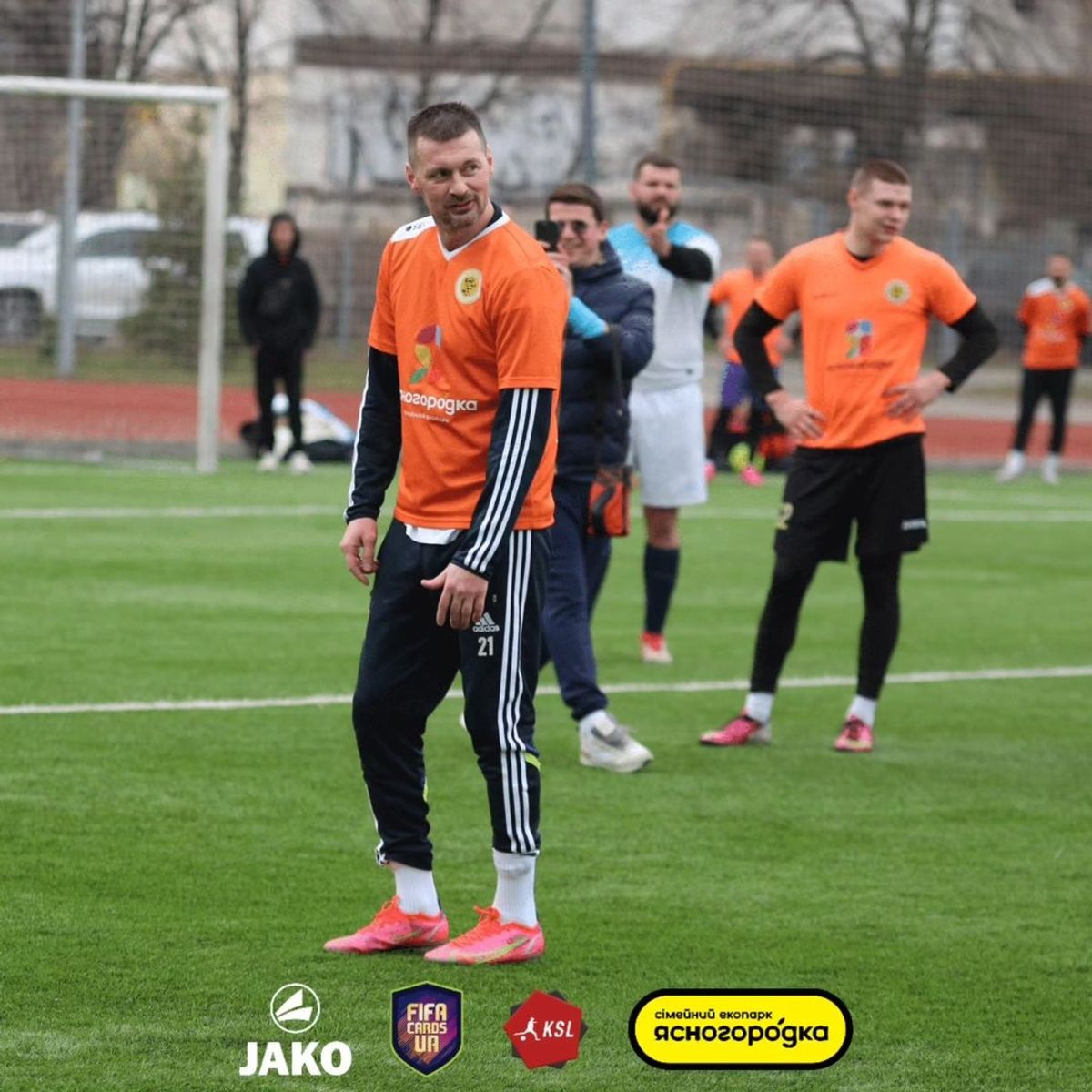 Артем Мілевський повернувся на футбольне поле: фото із першого переможного матчу